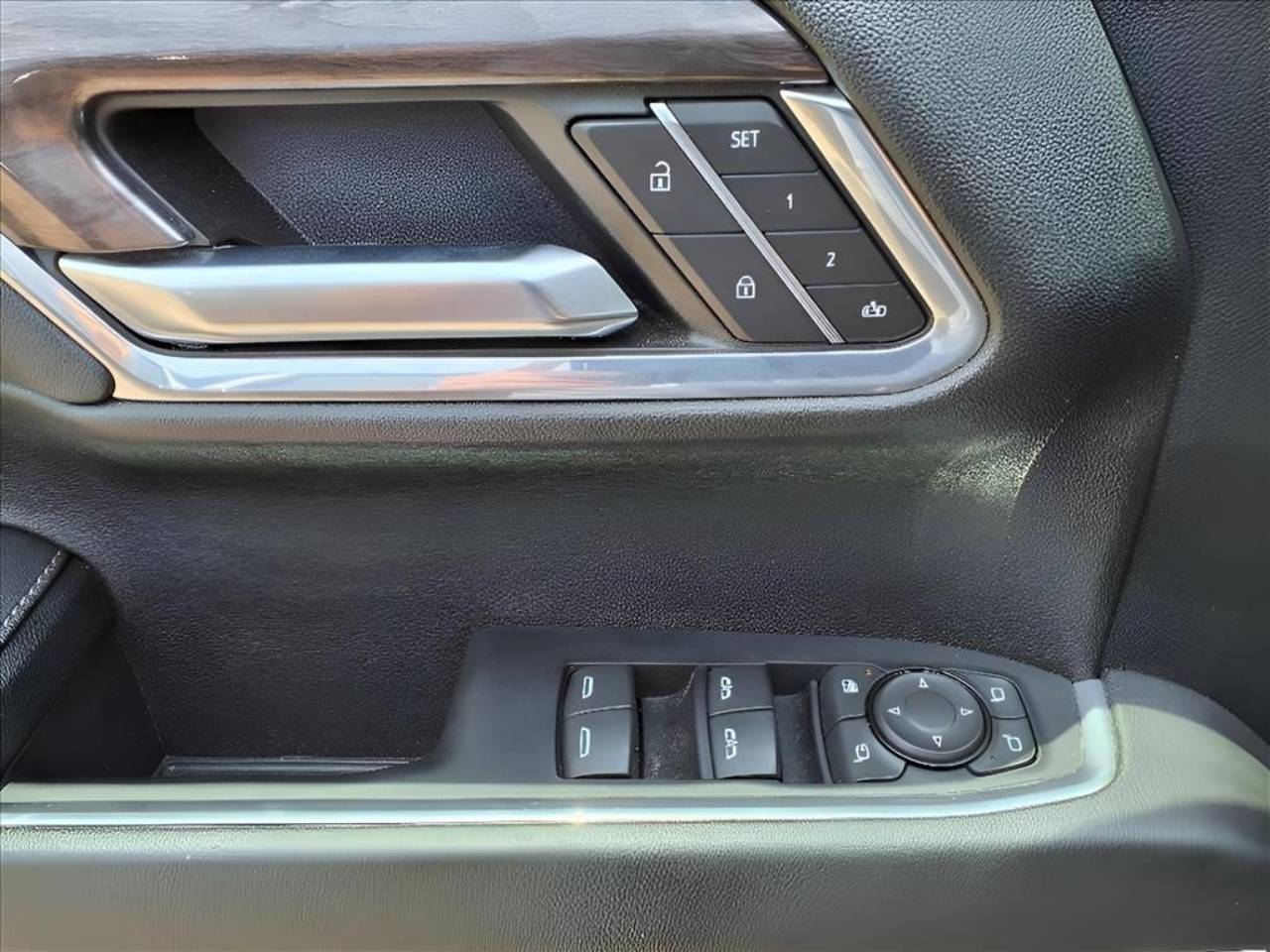 2023 Chevrolet Silverado 1500 LTZ - Photo 8