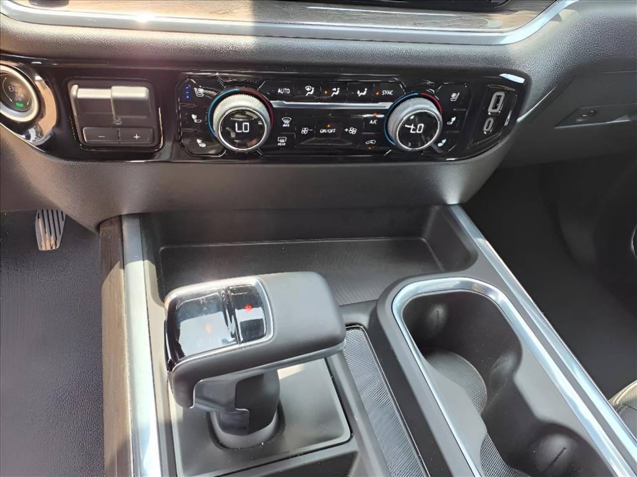 2023 Chevrolet Silverado 1500 LTZ - Photo 13