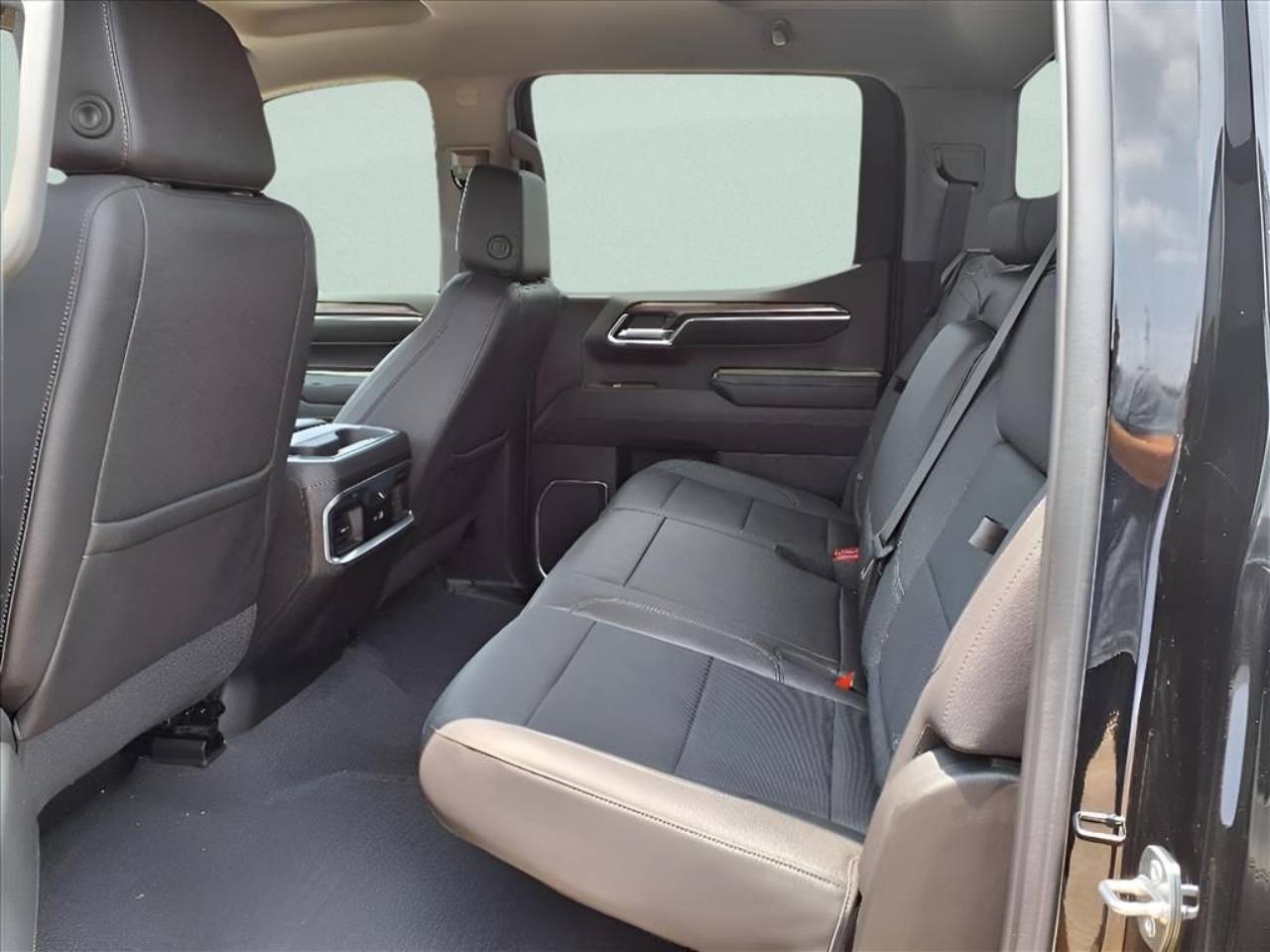 2023 Chevrolet Silverado 1500 LTZ - Photo 16