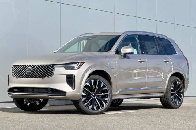 2026 Volvo XC90 Plug-In Hybrid T8 Plus