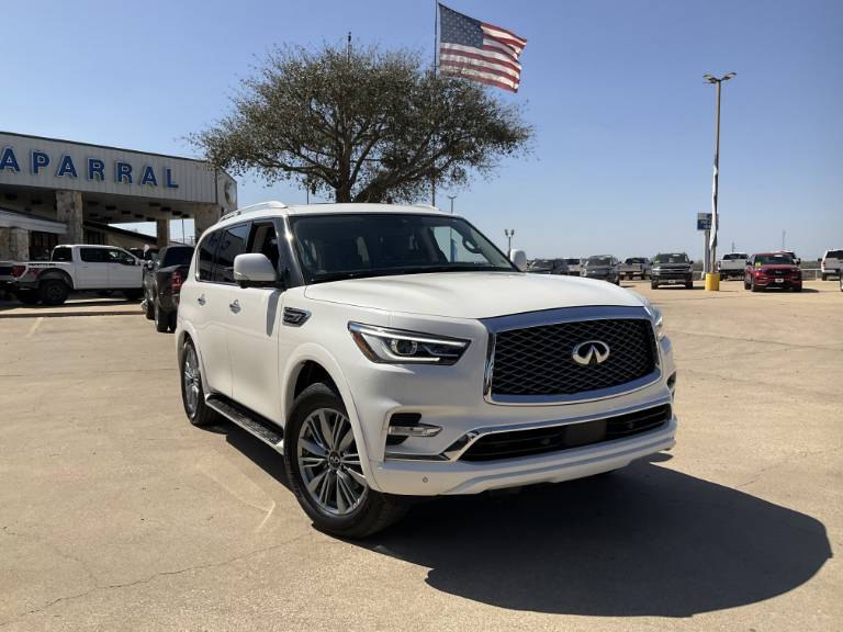 2024 INFINITI QX80 LUXE