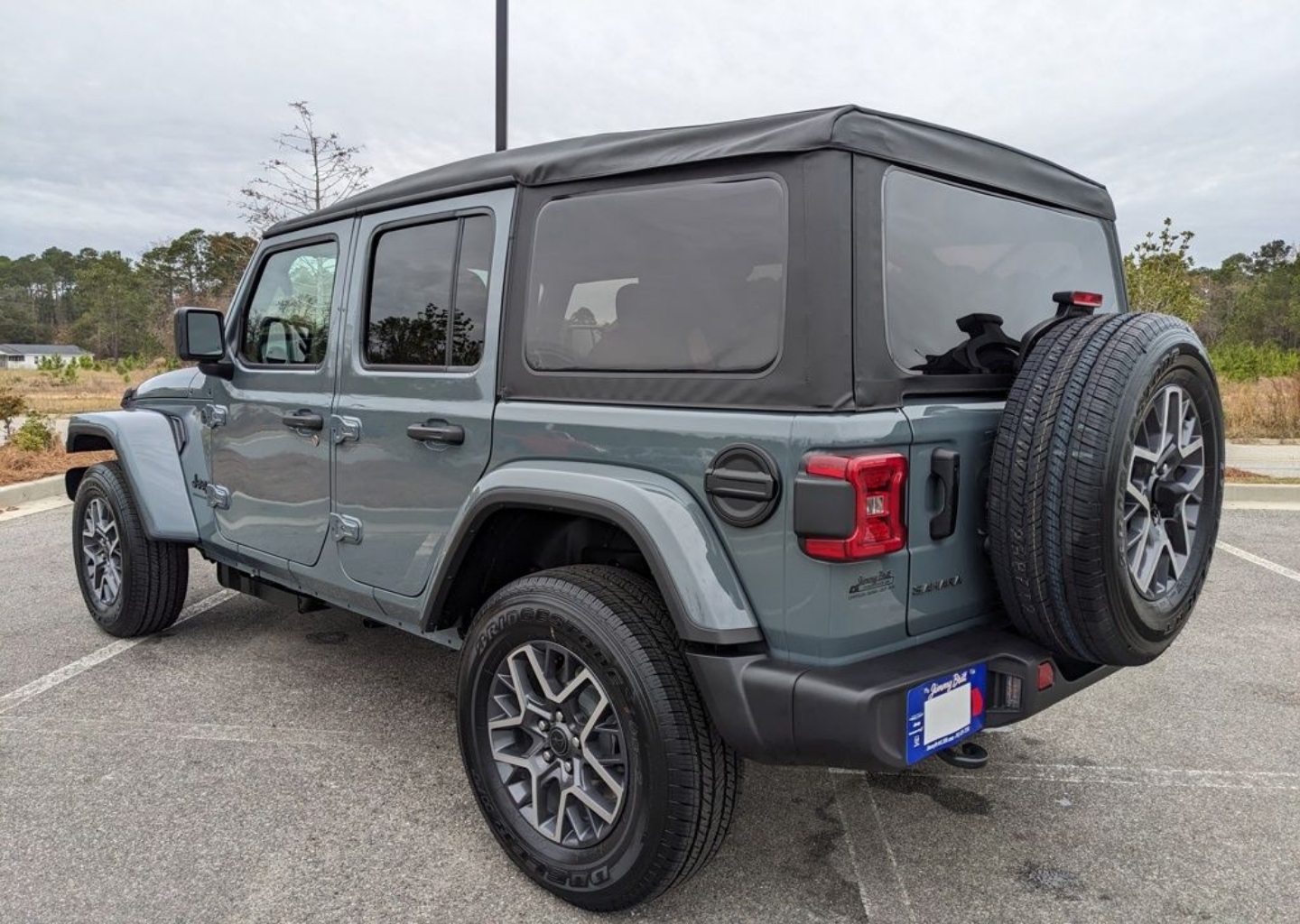 2026 Jeep Wrangler 4-Door Sahara - Photo 17