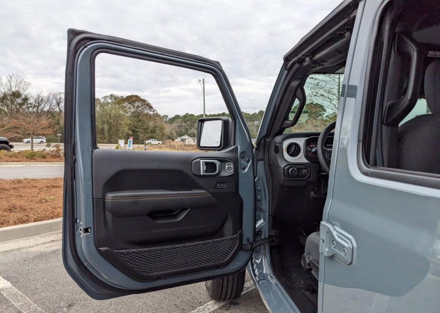 2026 Jeep Wrangler 4-Door Sahara - Photo 53