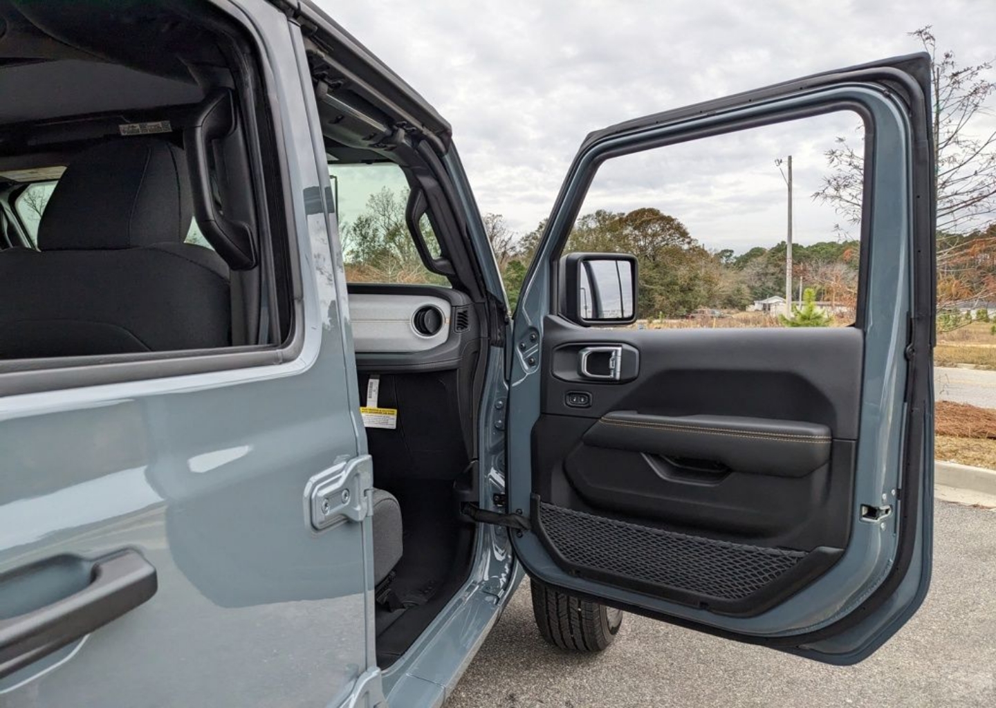 2026 Jeep Wrangler 4-Door Sahara - Photo 56