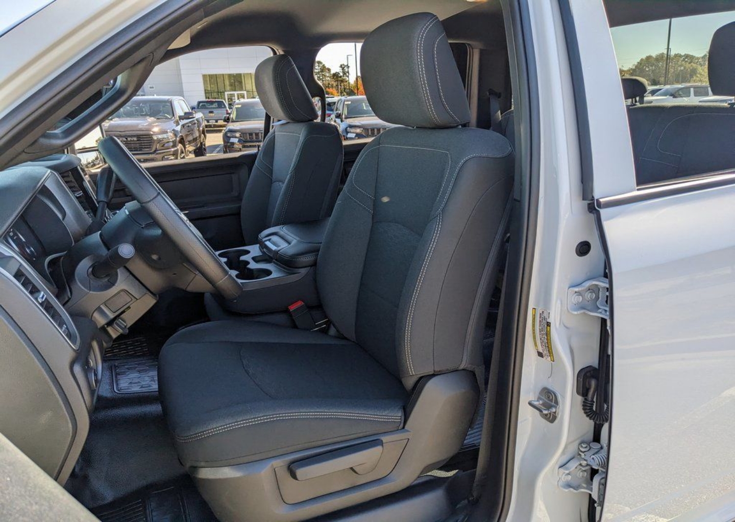 2026 RAM 3500 Chassis Tradesman - Photo 28