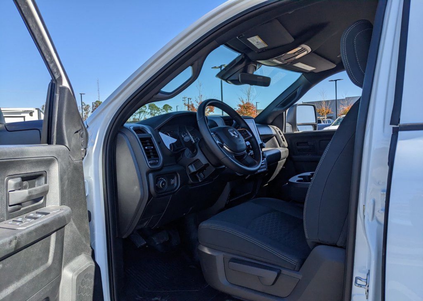 2026 RAM 3500 Chassis Tradesman - Photo 29