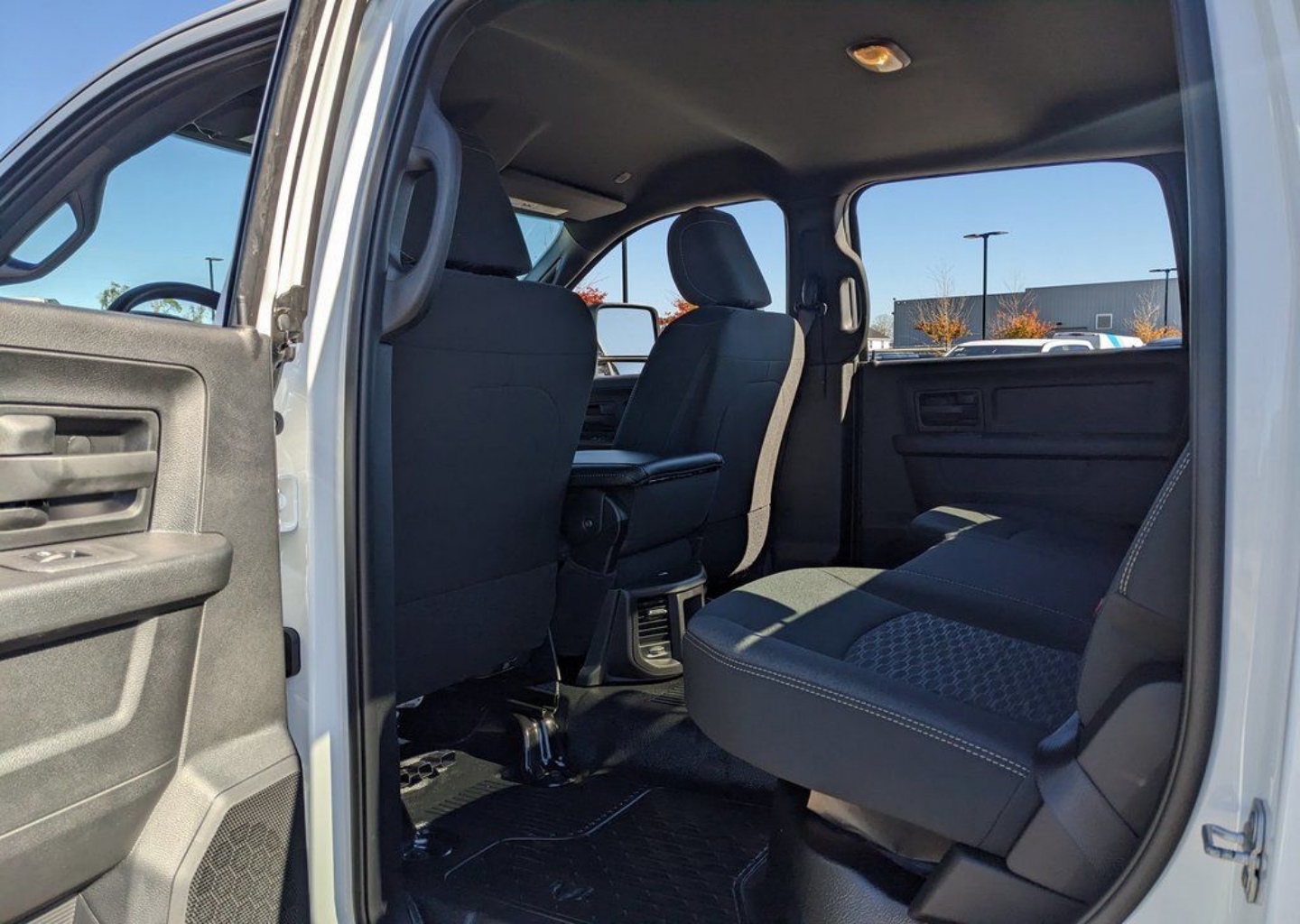 2026 RAM 3500 Chassis Tradesman - Photo 31