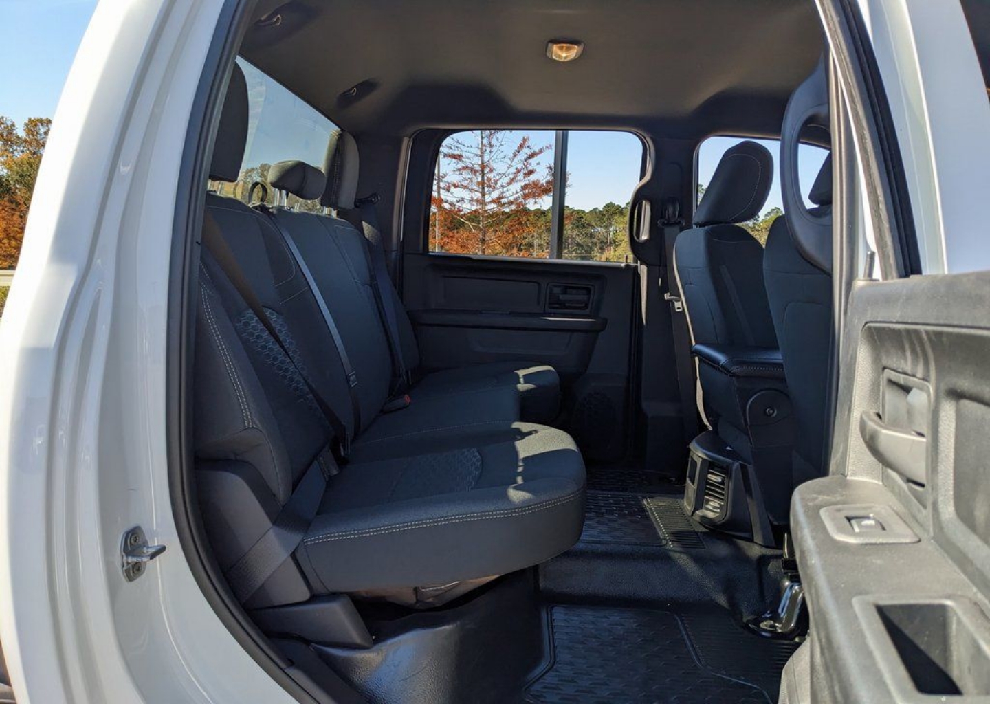 2026 RAM 3500 Chassis Tradesman - Photo 35
