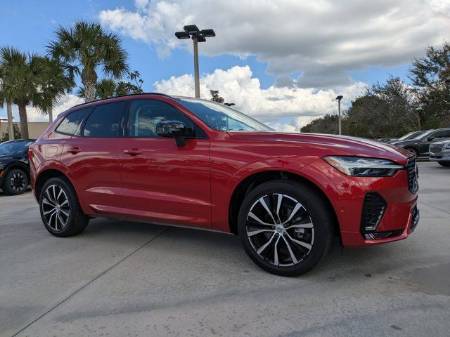 2023 Volvo XC60 B5 Plus Dark Theme