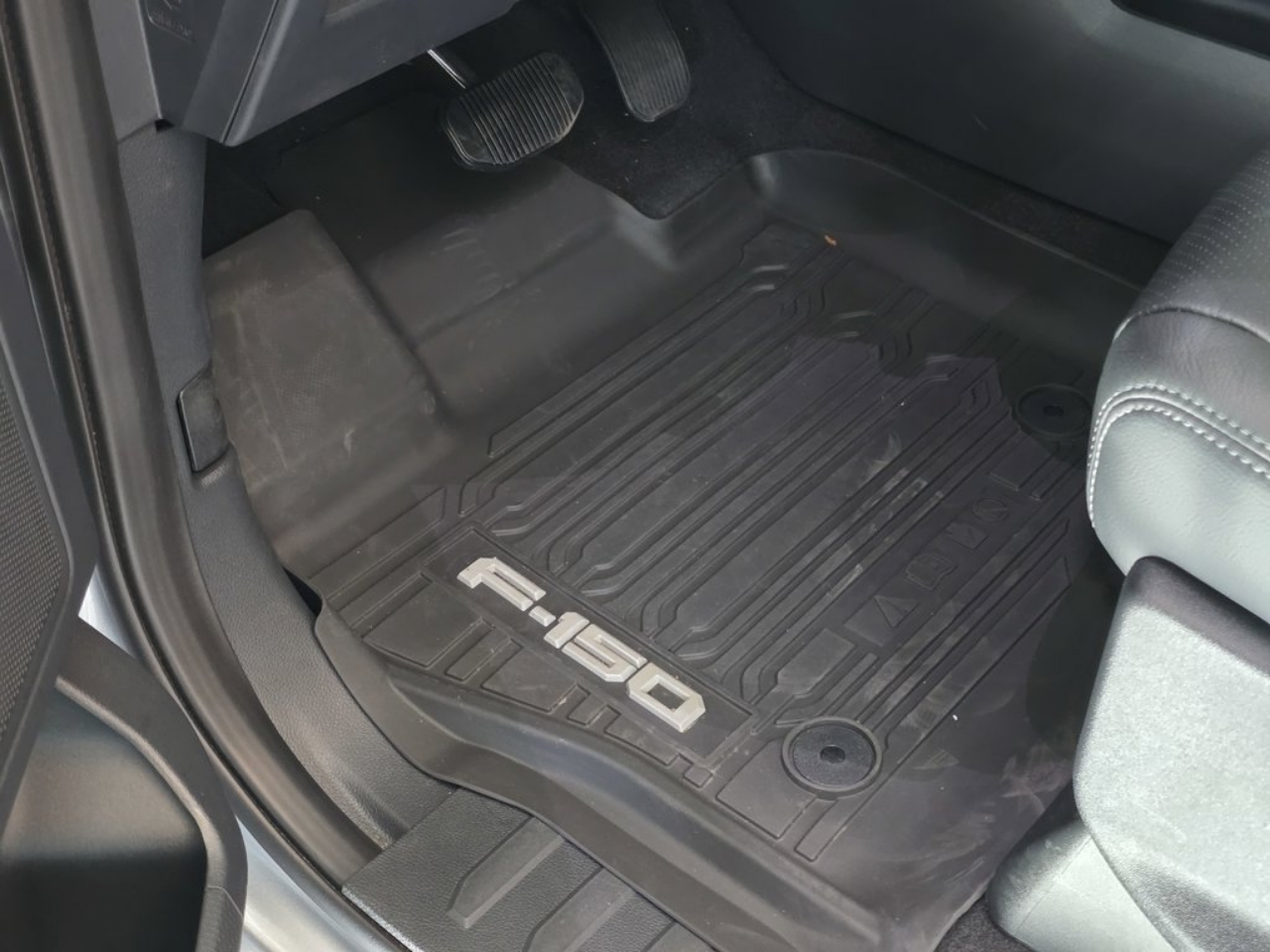 2025 Ford F-150 STX - Photo 13