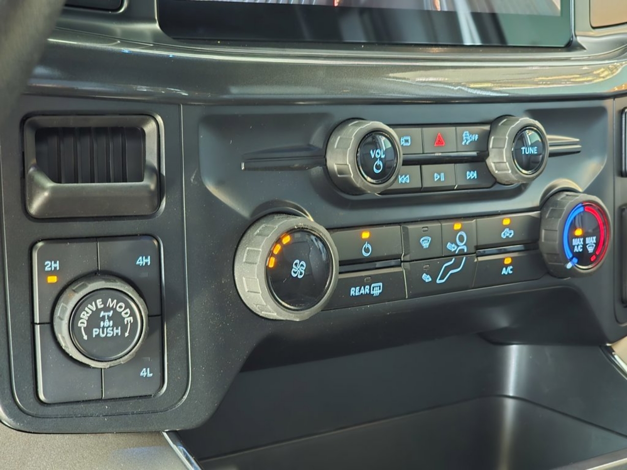 2025 Ford F-150 STX - Photo 17