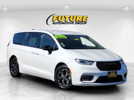 2024 Chrysler Pacifica Hybrid Select