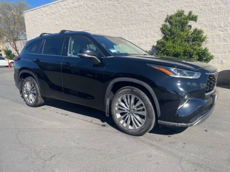 2023 Toyota Highlander Platinum