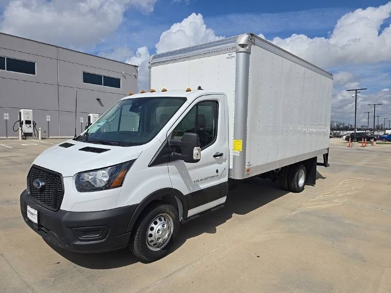 2024 Ford Transit Chassis Base