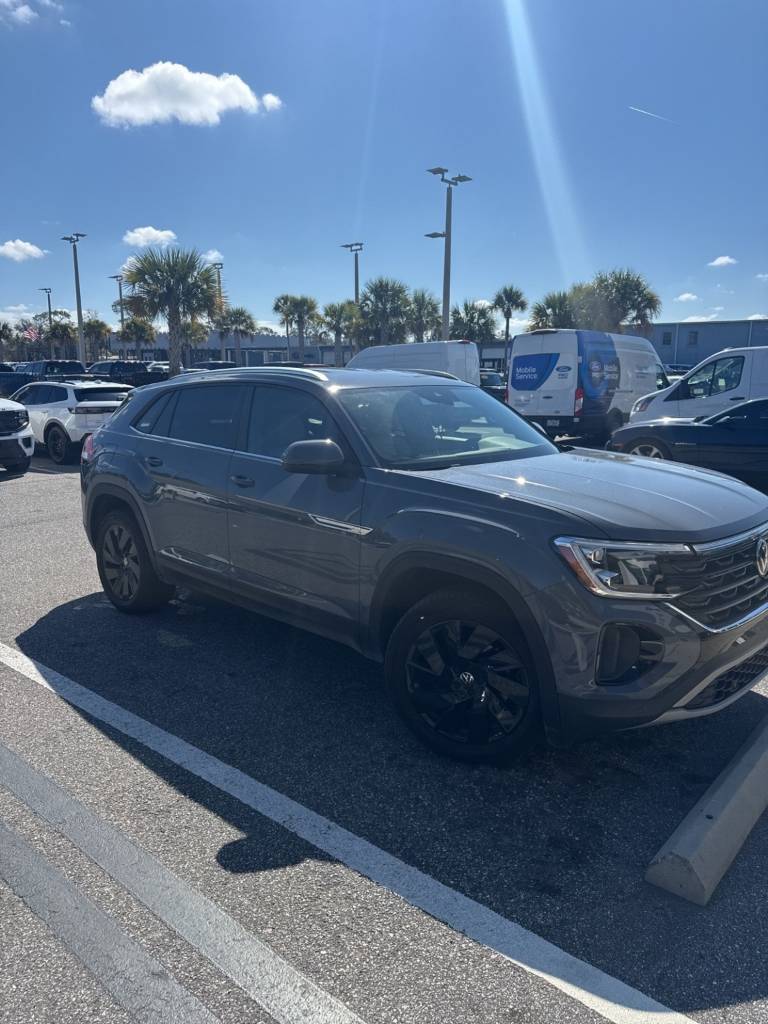 2026 Volkswagen Atlas Cross Sport 2.0T SE w/Technology