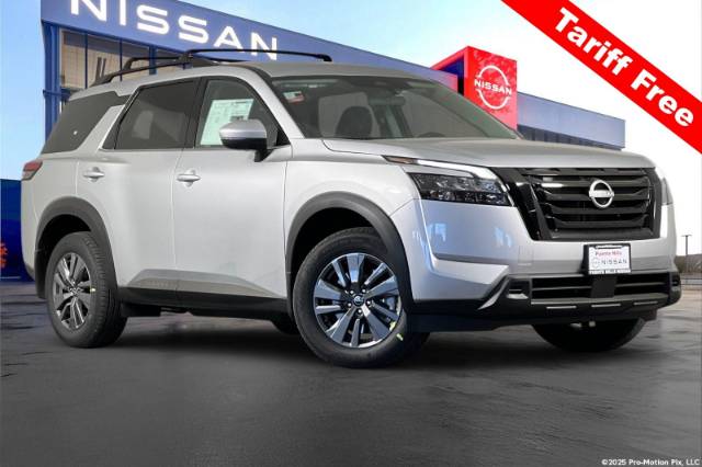 2025 Nissan Pathfinder SV