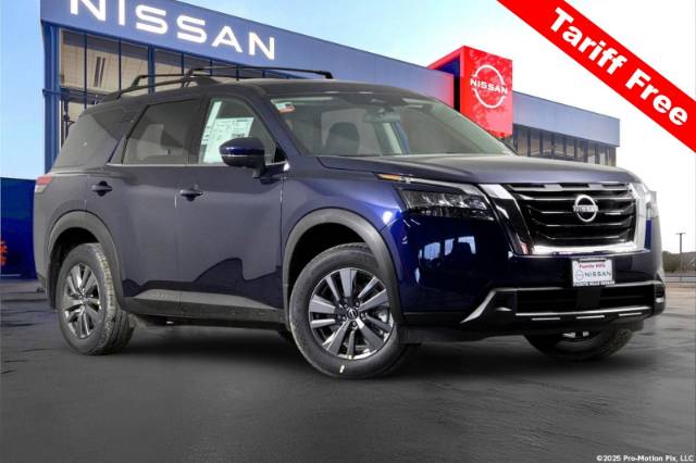 2025 Nissan Pathfinder SV