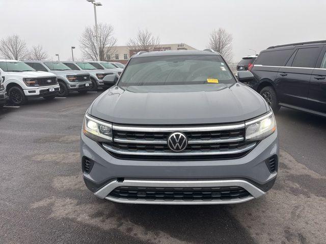 Used 2022 Volkswagen Atlas Cross Sport SE w/Tech with VIN 1V2HC2CA4NC230896 for sale in Kansas City