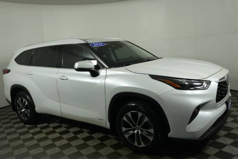 2022 Toyota Highlander Hybrid XLE