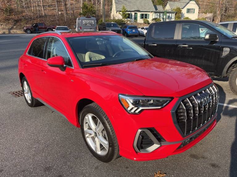 2024 Audi Q3 Premium