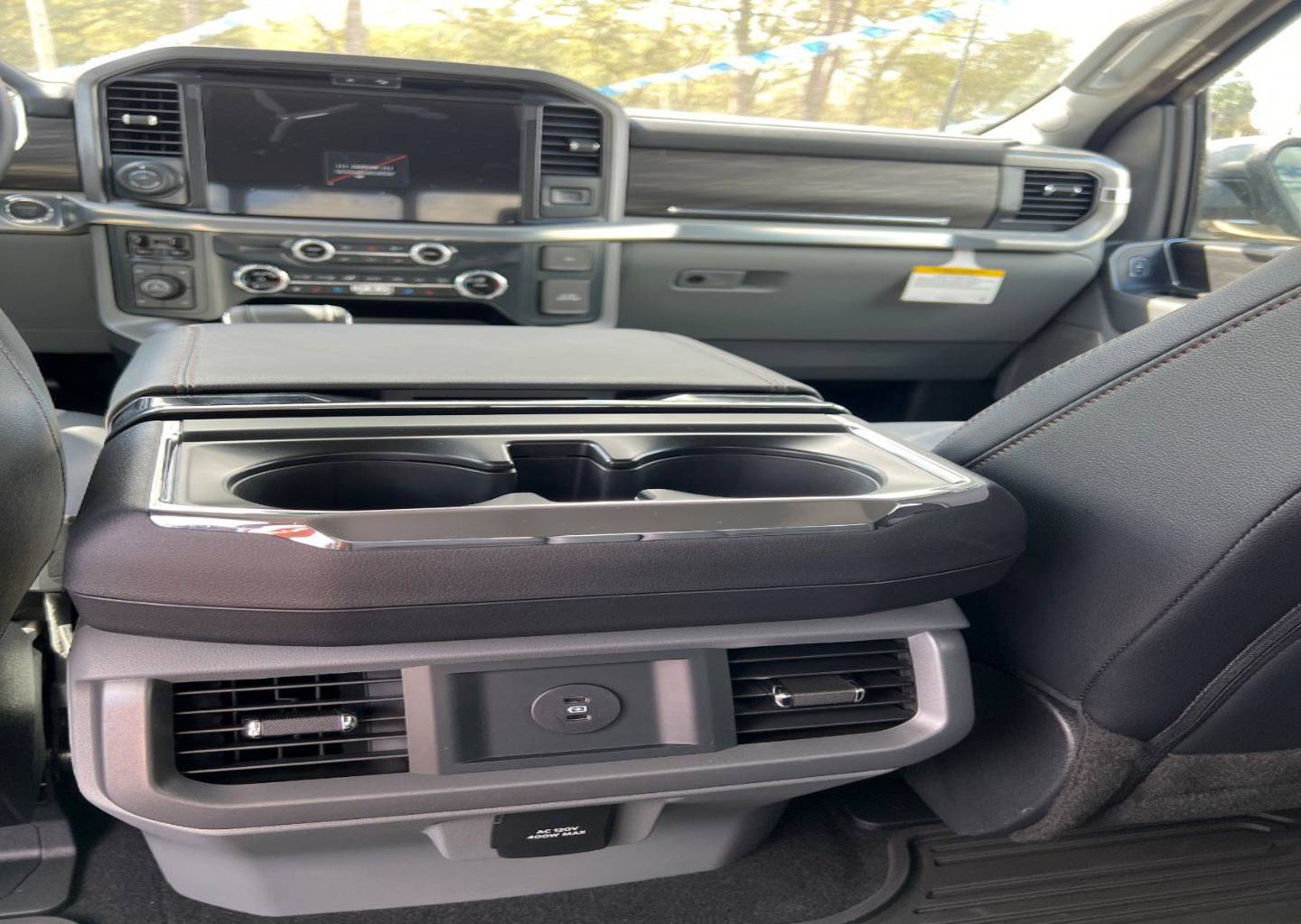 2025 Ford F-150 Lariat - Photo 7