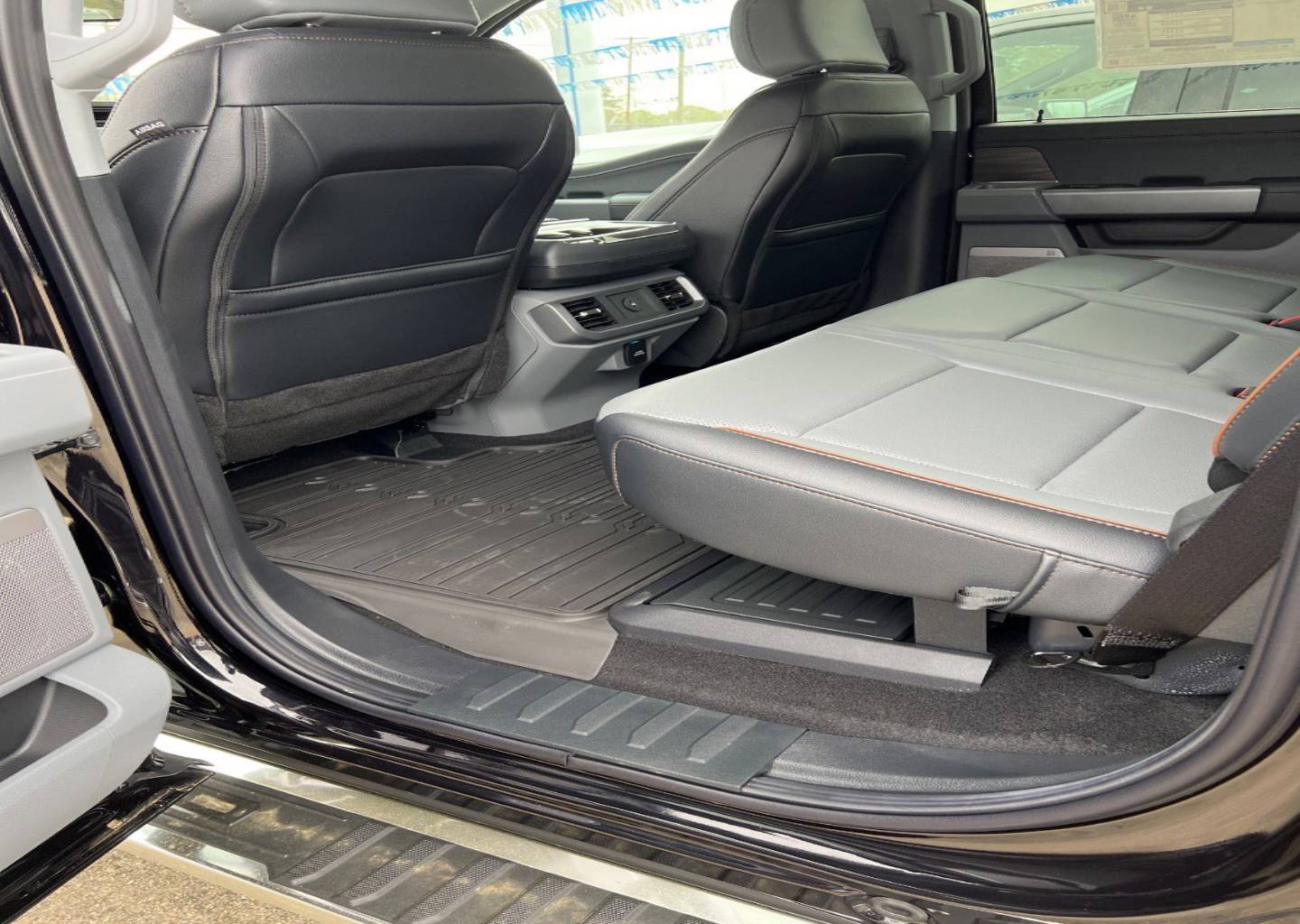 2025 Ford F-150 Lariat - Photo 15