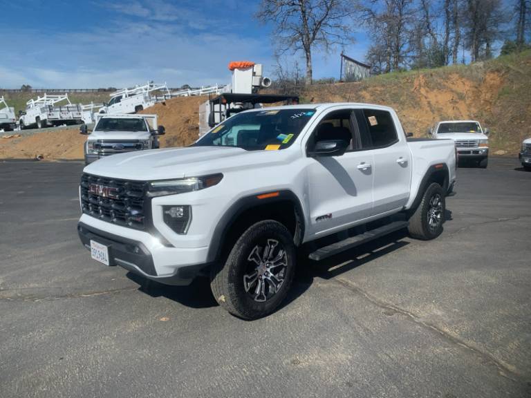 2024 GMC Canyon 4WD AT4