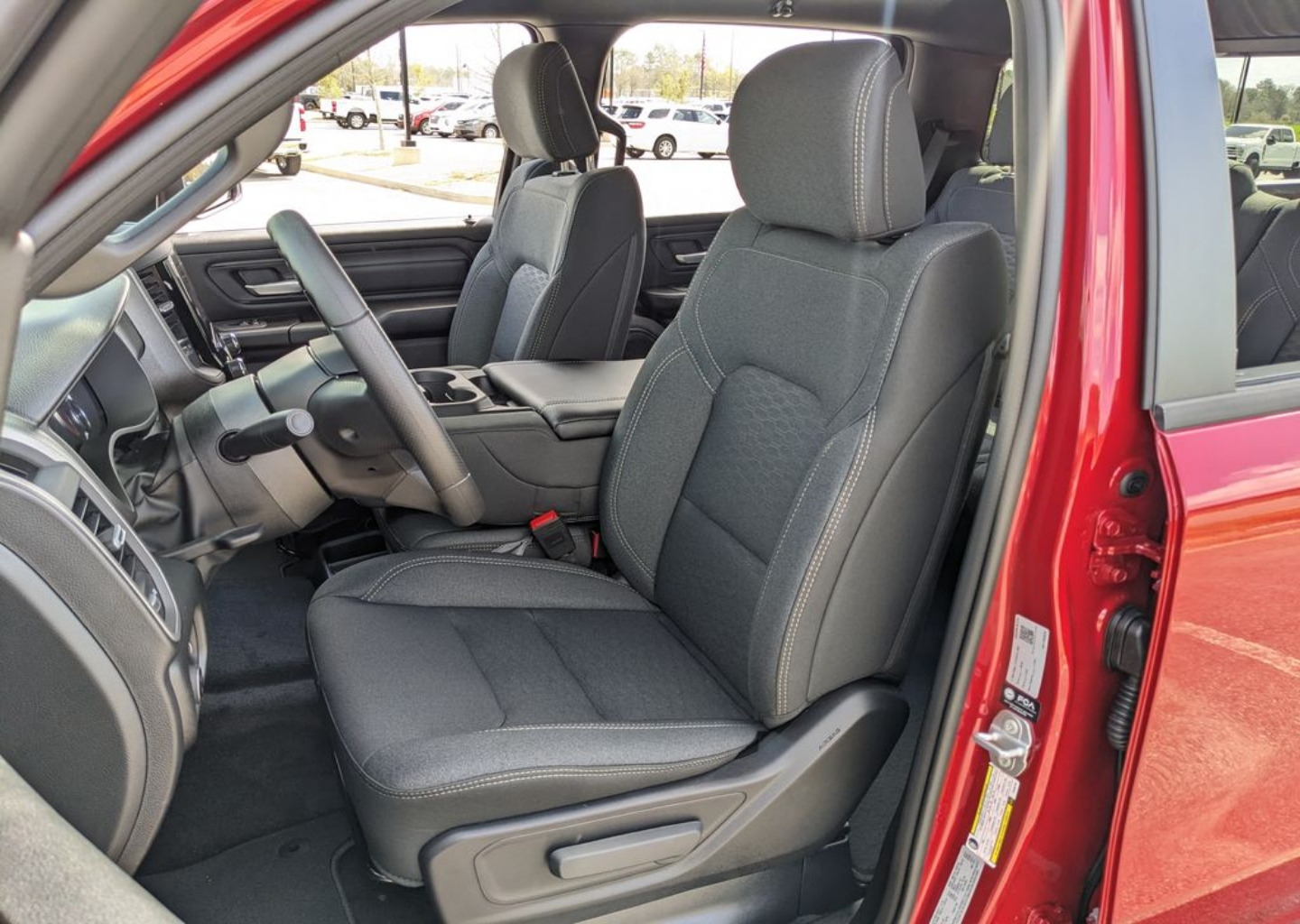 2026 RAM 1500 Express - Photo 31