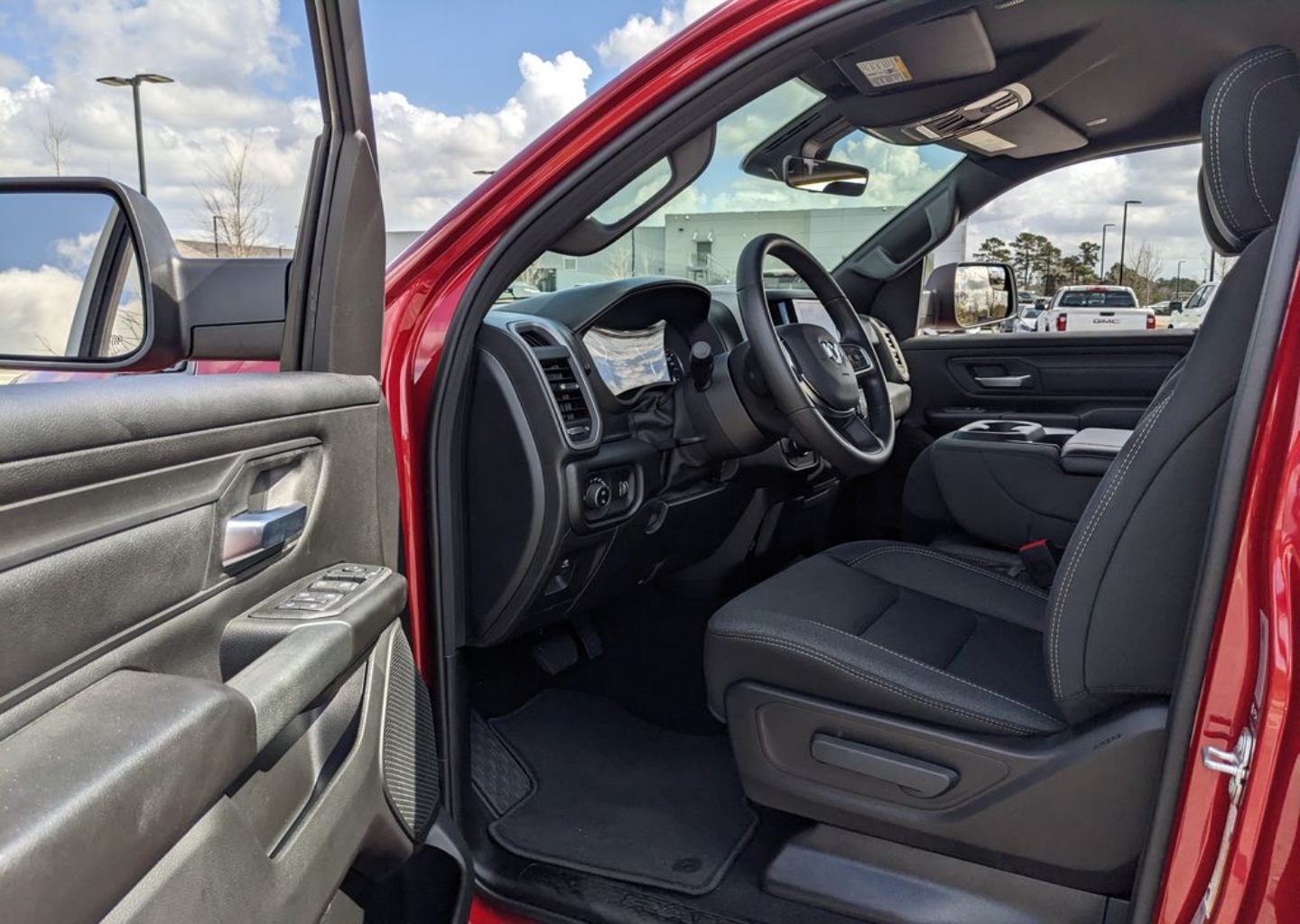 2026 RAM 1500 Express - Photo 32