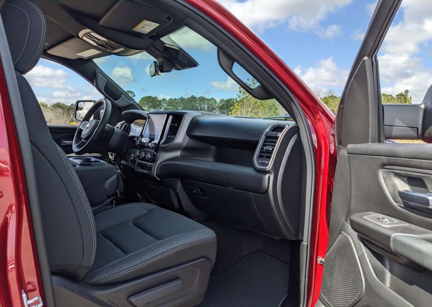 2026 RAM 1500 Express - Photo 33