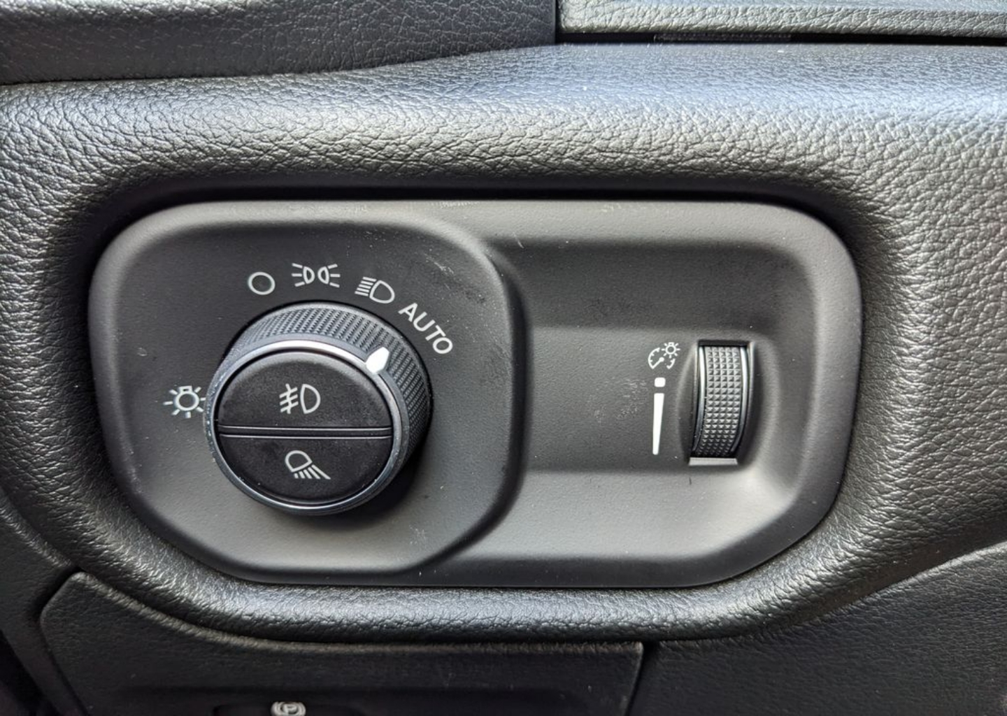 2026 RAM 1500 Express - Photo 44