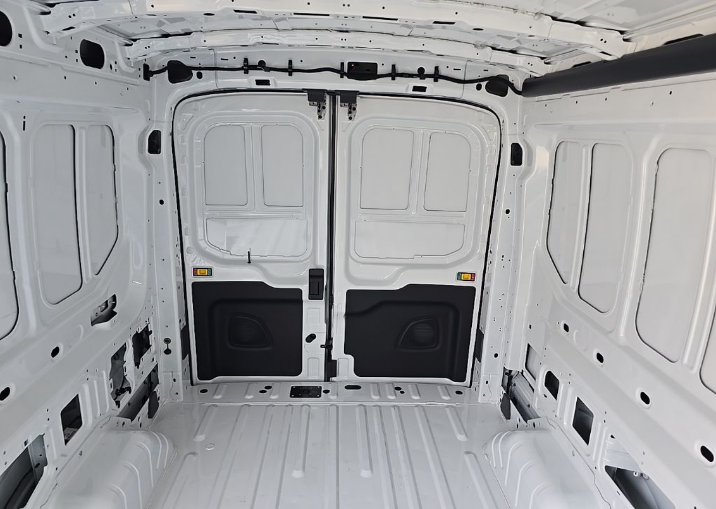 2025 Ford Transit Van Base - Photo 17