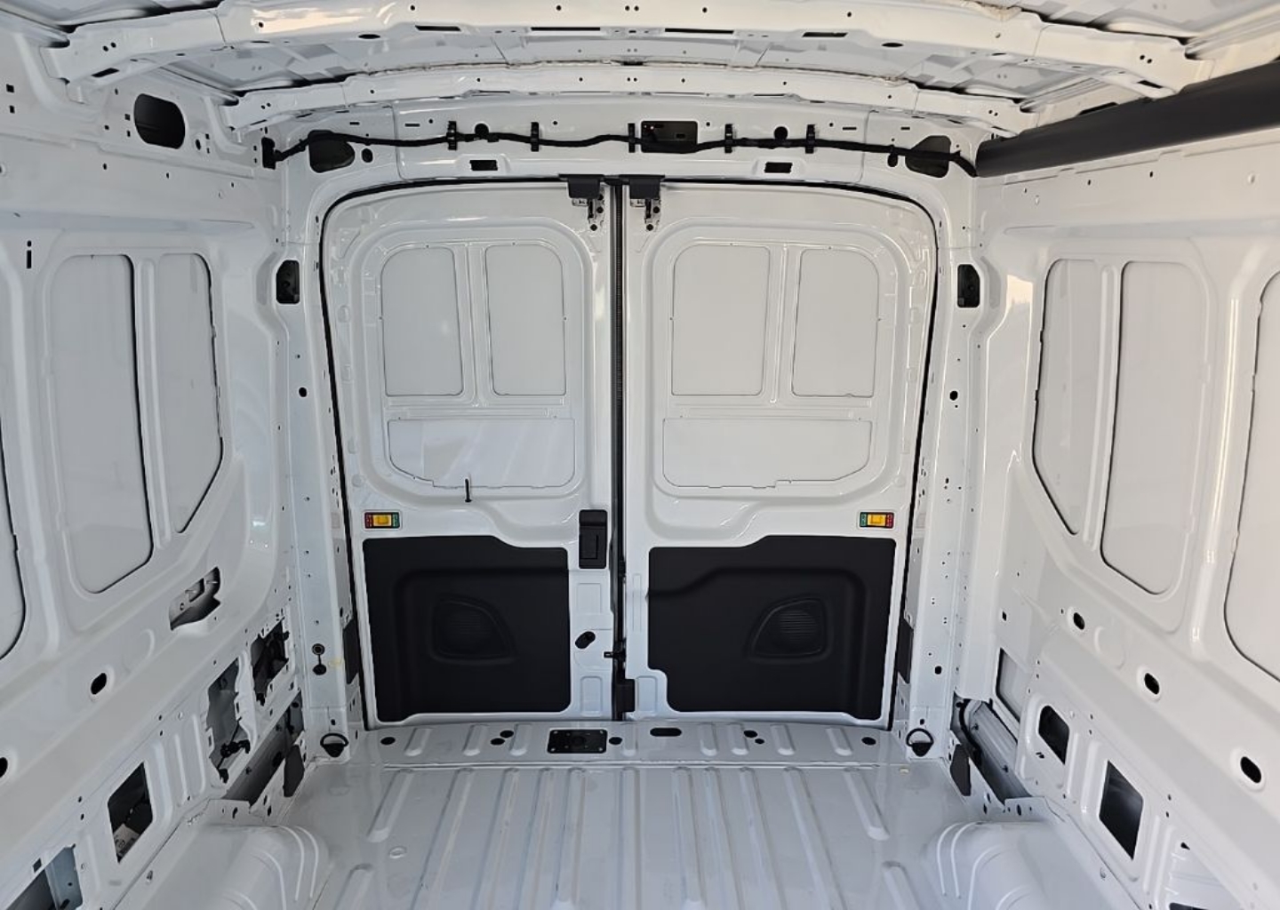 2025 Ford Transit Van Base - Photo 17
