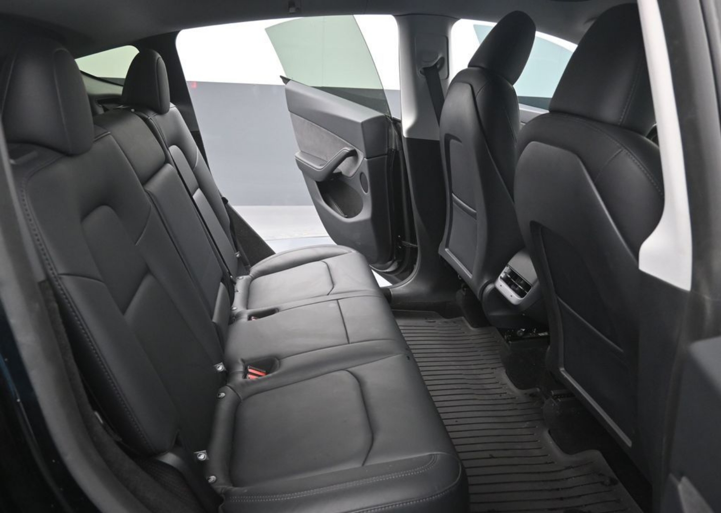 Certified 2024 Tesla Model Y Long Range with VIN 7SAYGDEE0RA326602 for sale in Houston, TX