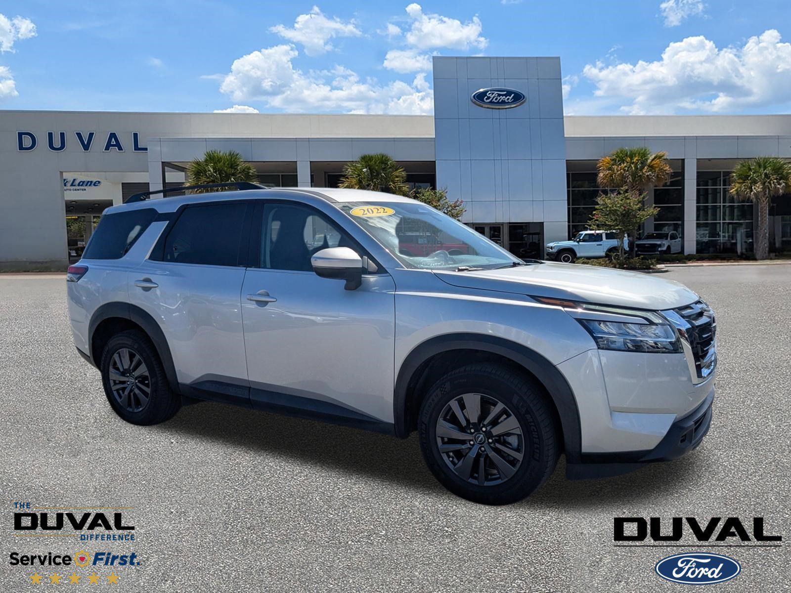 2022 Nissan Pathfinder SV