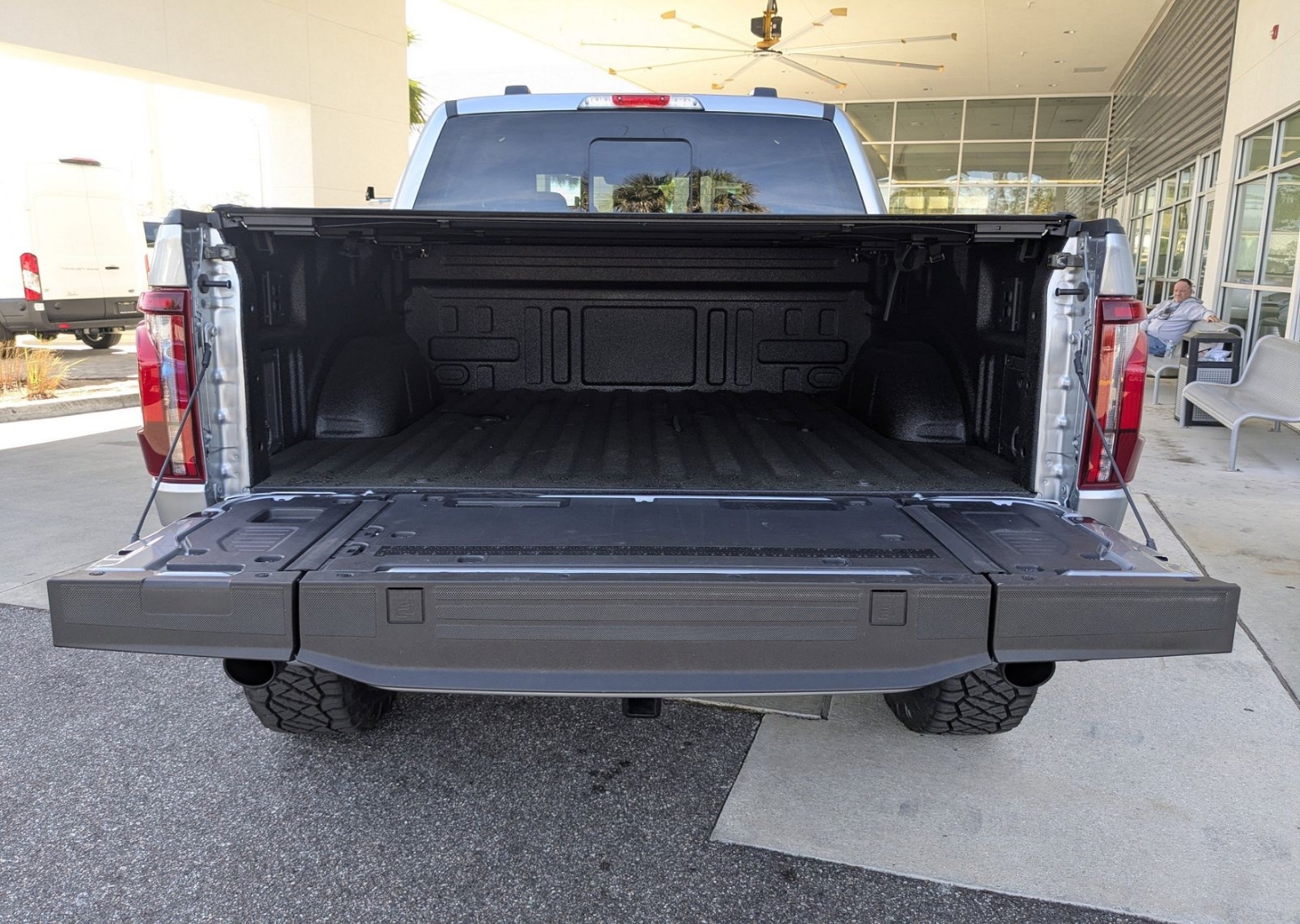 2025 Ford F-150 Lariat - Photo 13