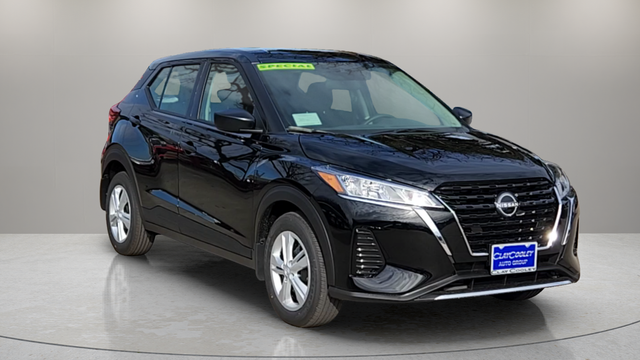 2025 Nissan KICKS PLAY Base