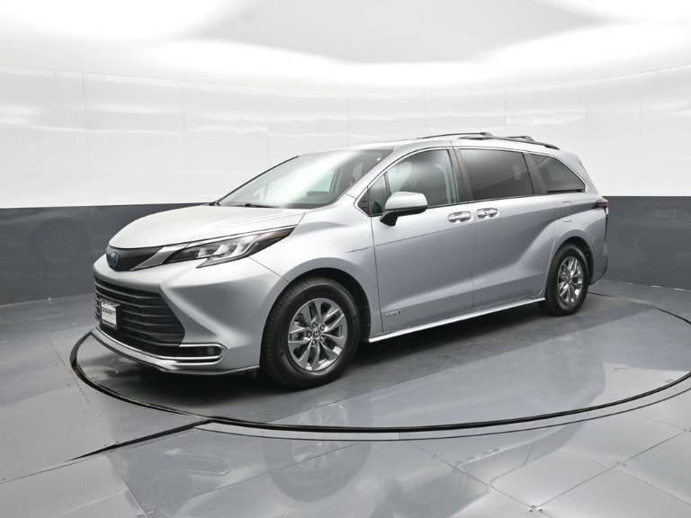 2021 Toyota Sienna XLE