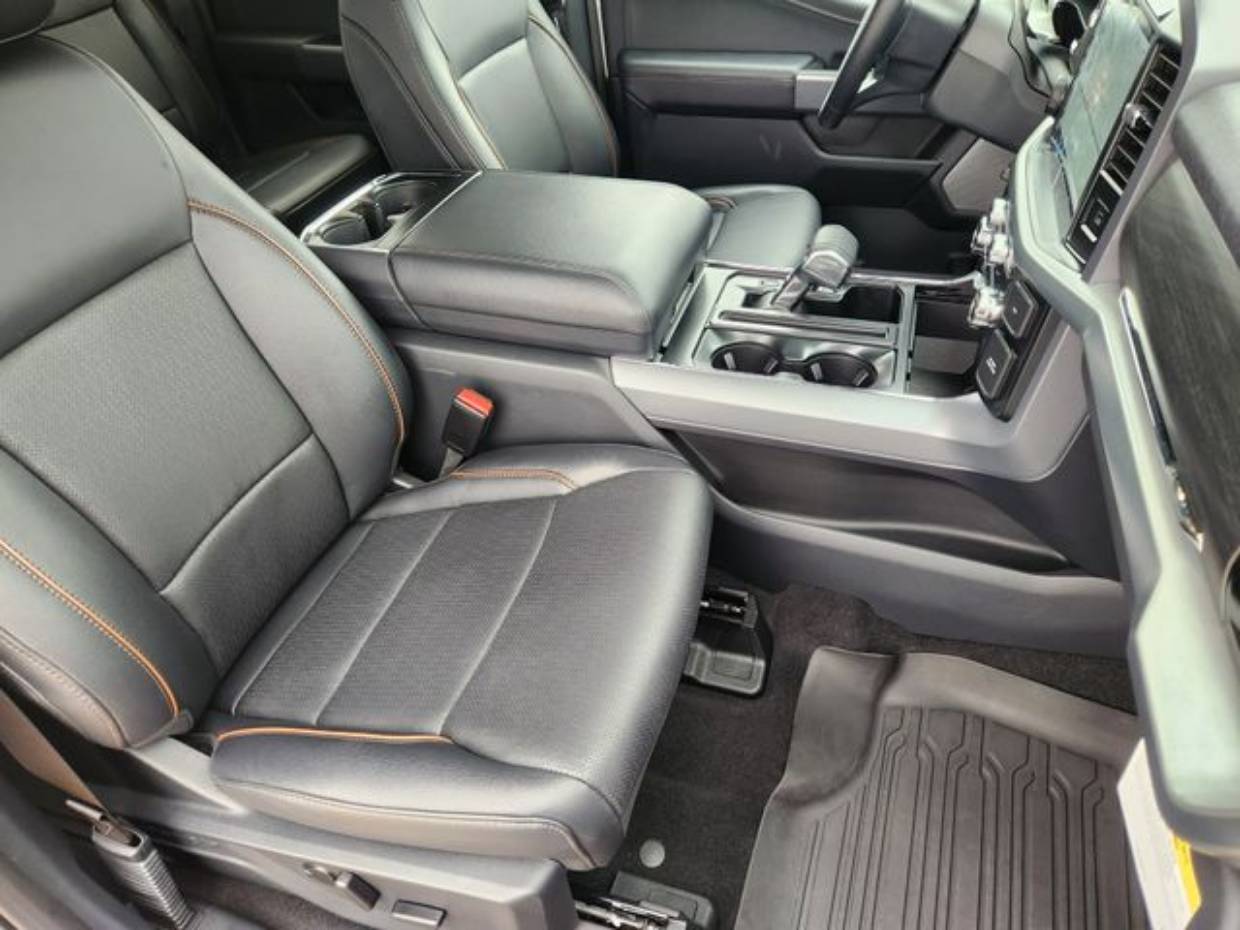 2025 Ford F-150 Lariat - Photo 11