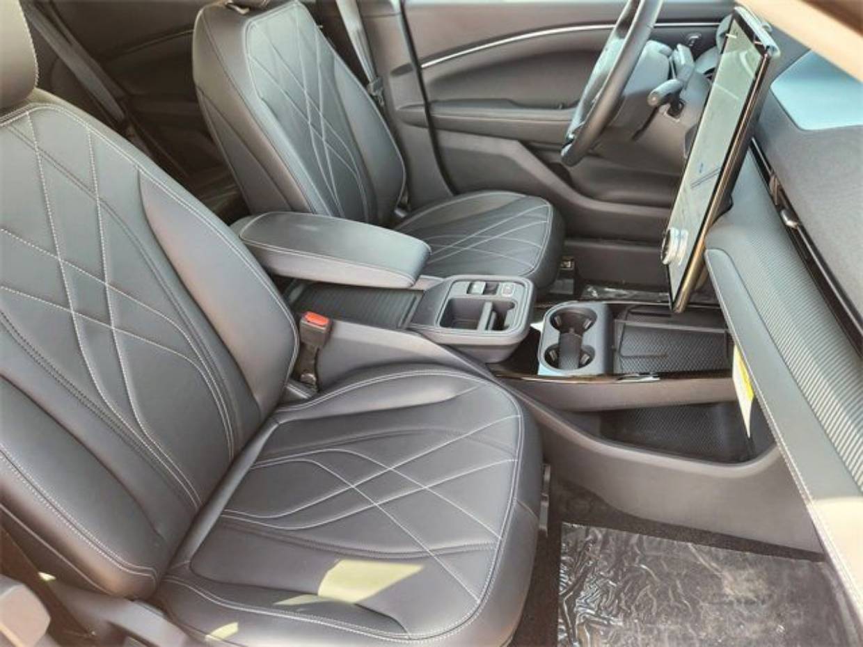 2025 Ford Mustang Mach-E Select - Photo 10