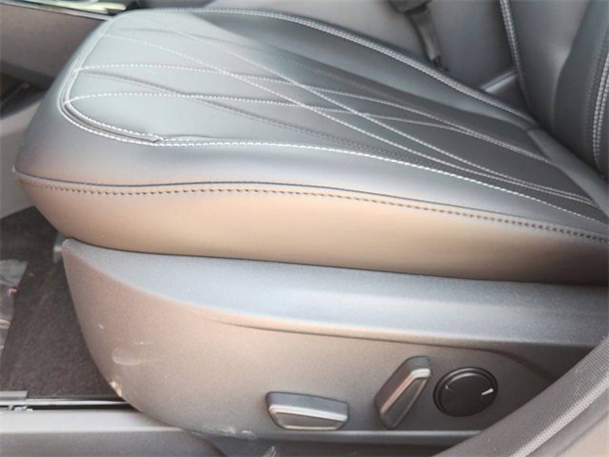 2025 Ford Mustang Mach-E Select - Photo 17