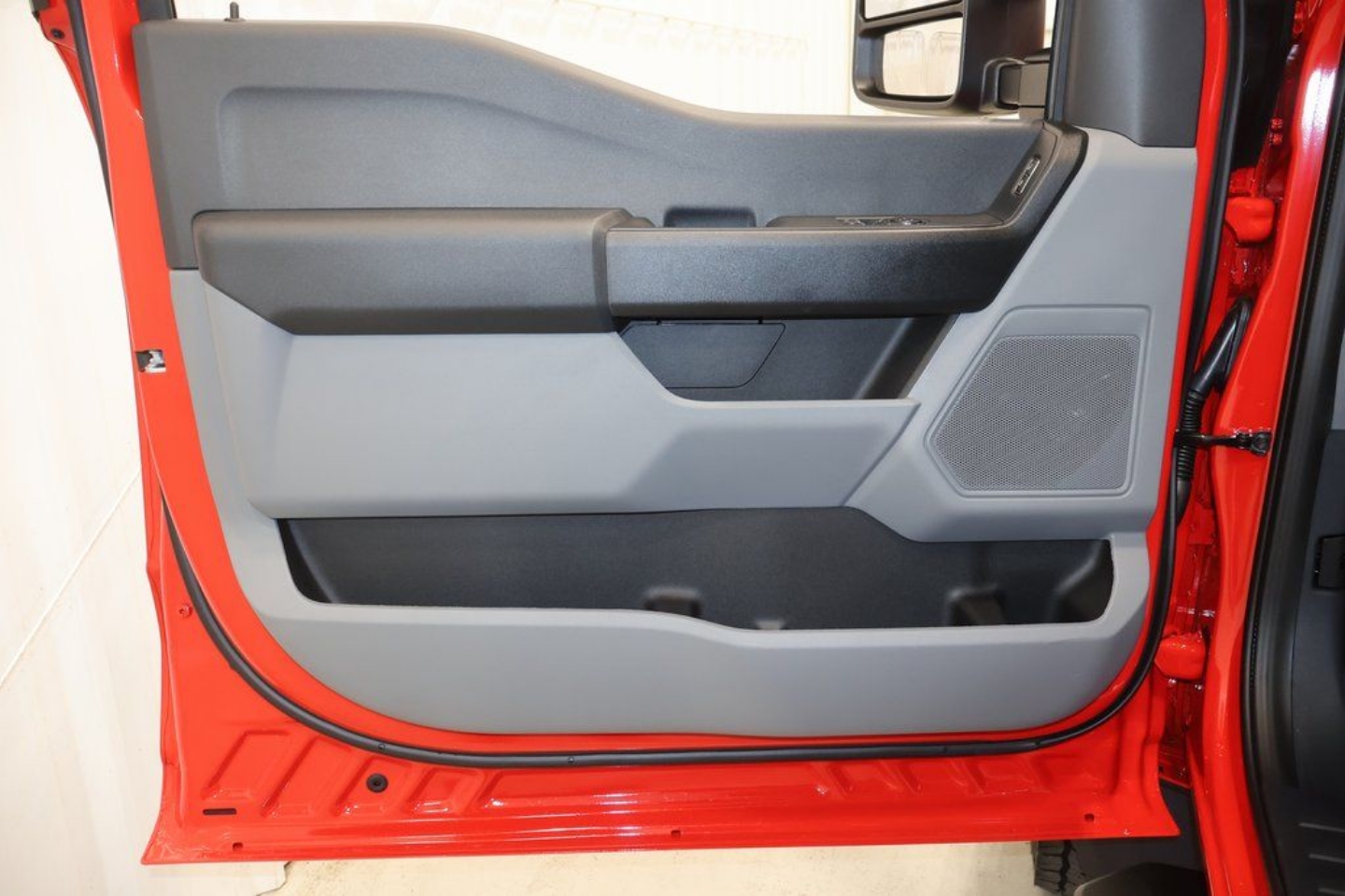 2025 Ford F-600 Super Duty Chassis Cab XL - Photo 11