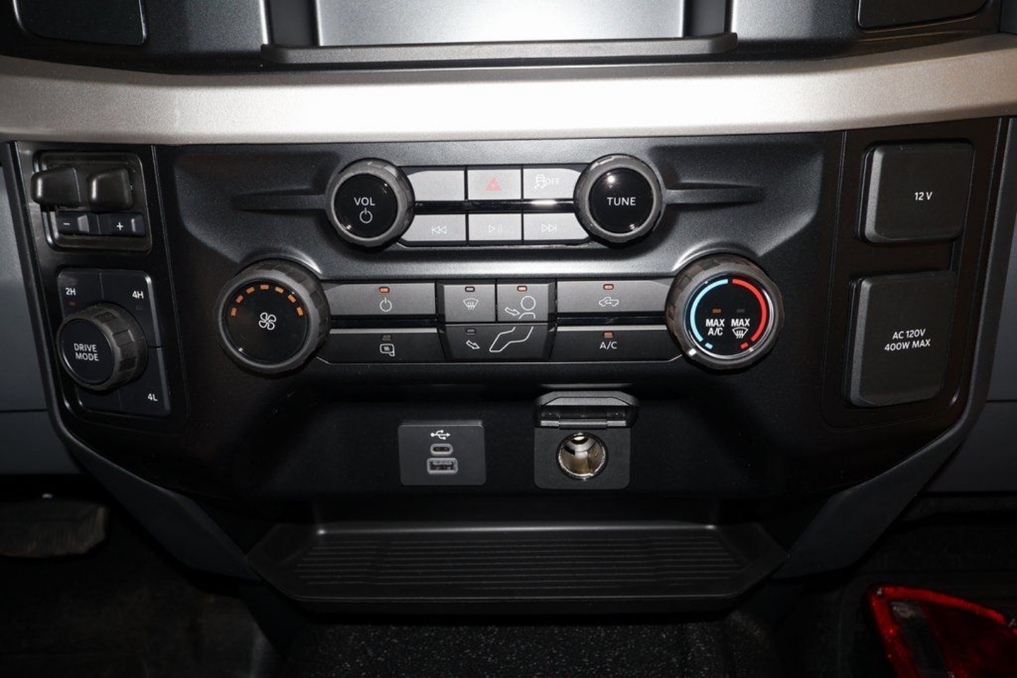 2025 Ford F-600 Super Duty Chassis Cab XL - Photo 22