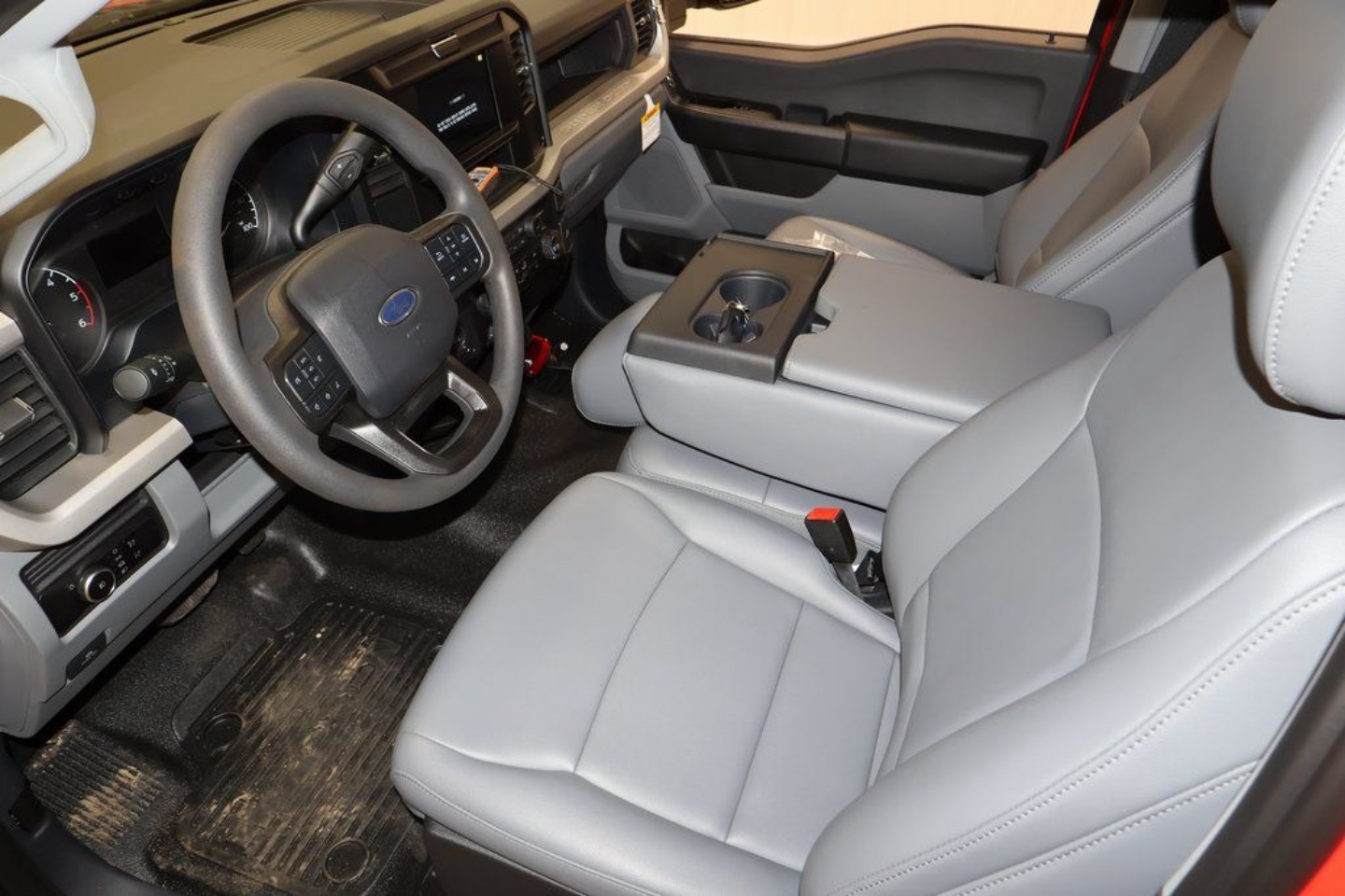 2025 Ford F-600 Super Duty Chassis Cab XL - Photo 24