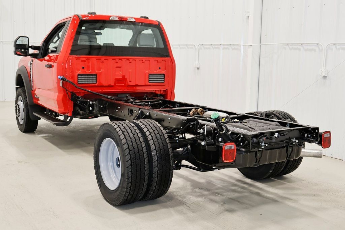 2025 Ford F-600 Super Duty Chassis Cab XL - Photo 6