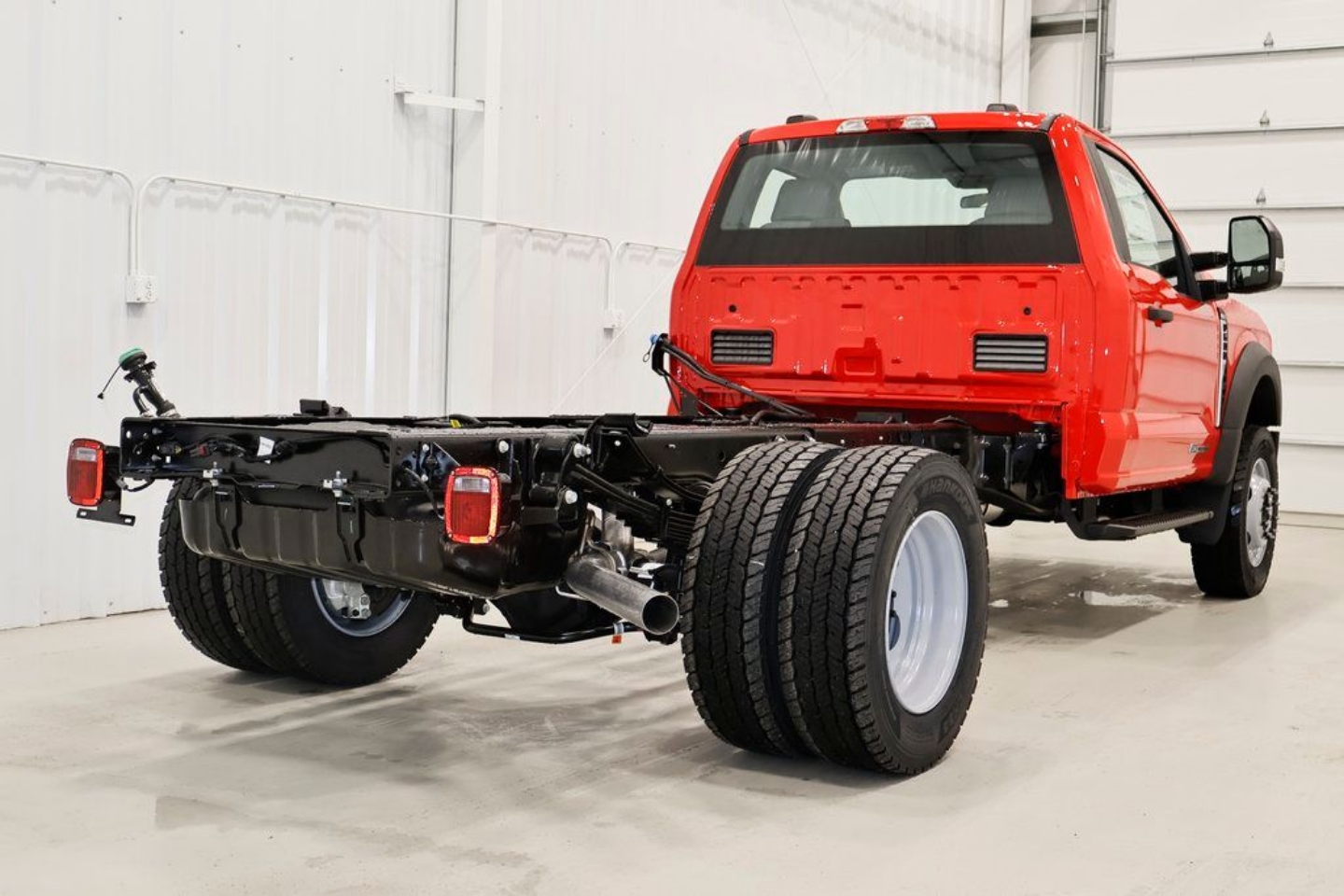 2025 Ford F-600 Super Duty Chassis Cab XL - Photo 8