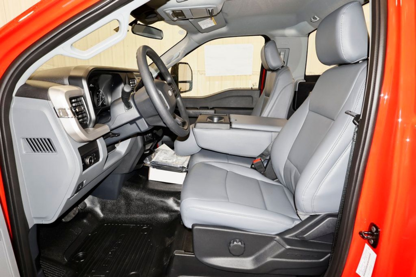 2025 Ford F-600 Super Duty Chassis Cab XL - Photo 10