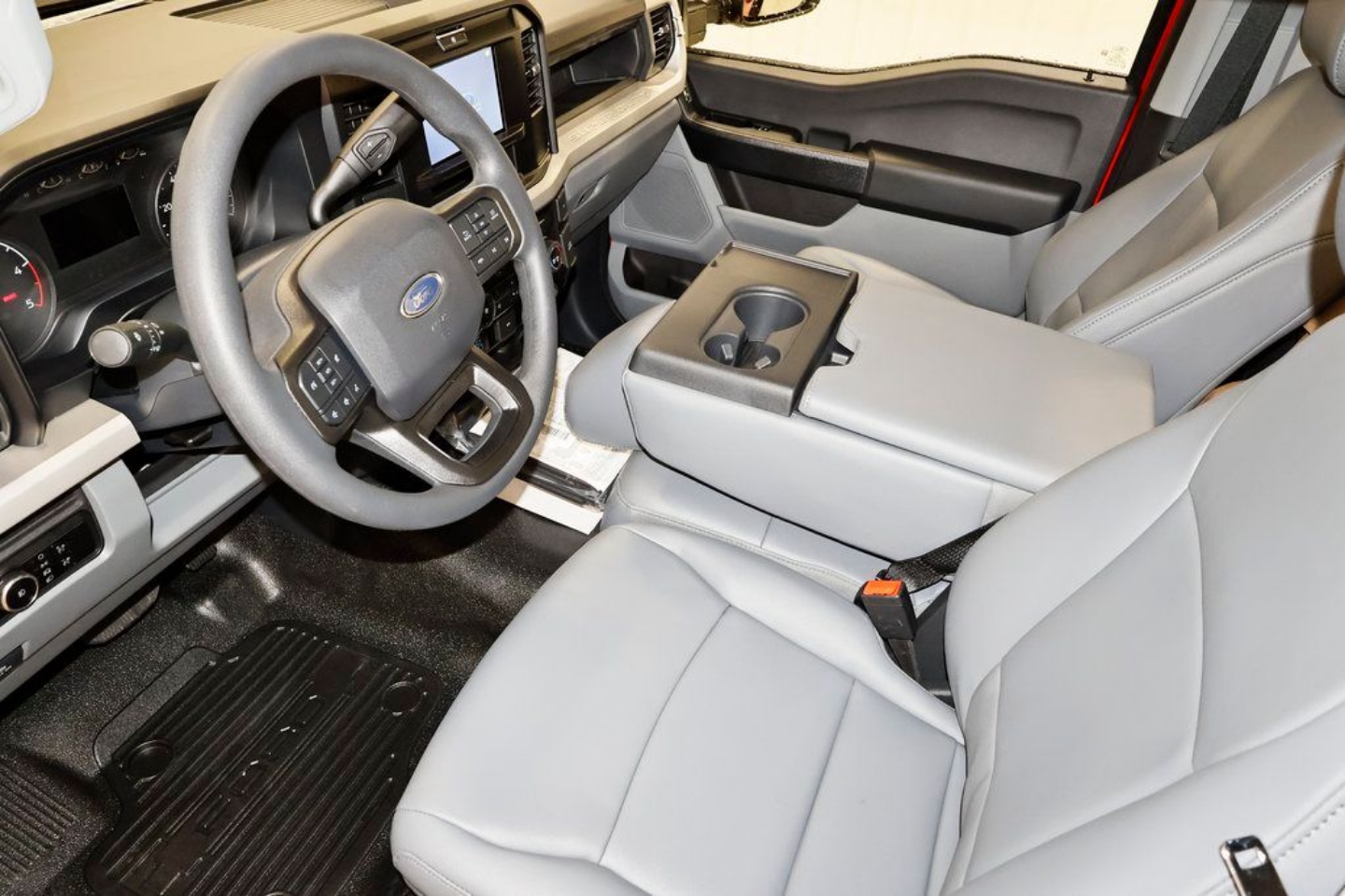 2025 Ford F-600 Super Duty Chassis Cab XL - Photo 19