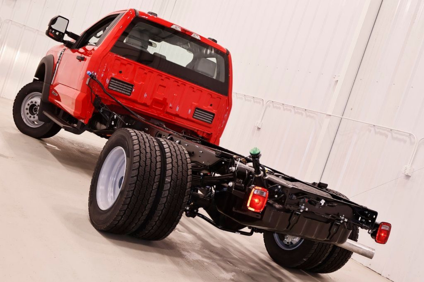 2025 Ford F-600 Super Duty Chassis Cab XL - Photo 21