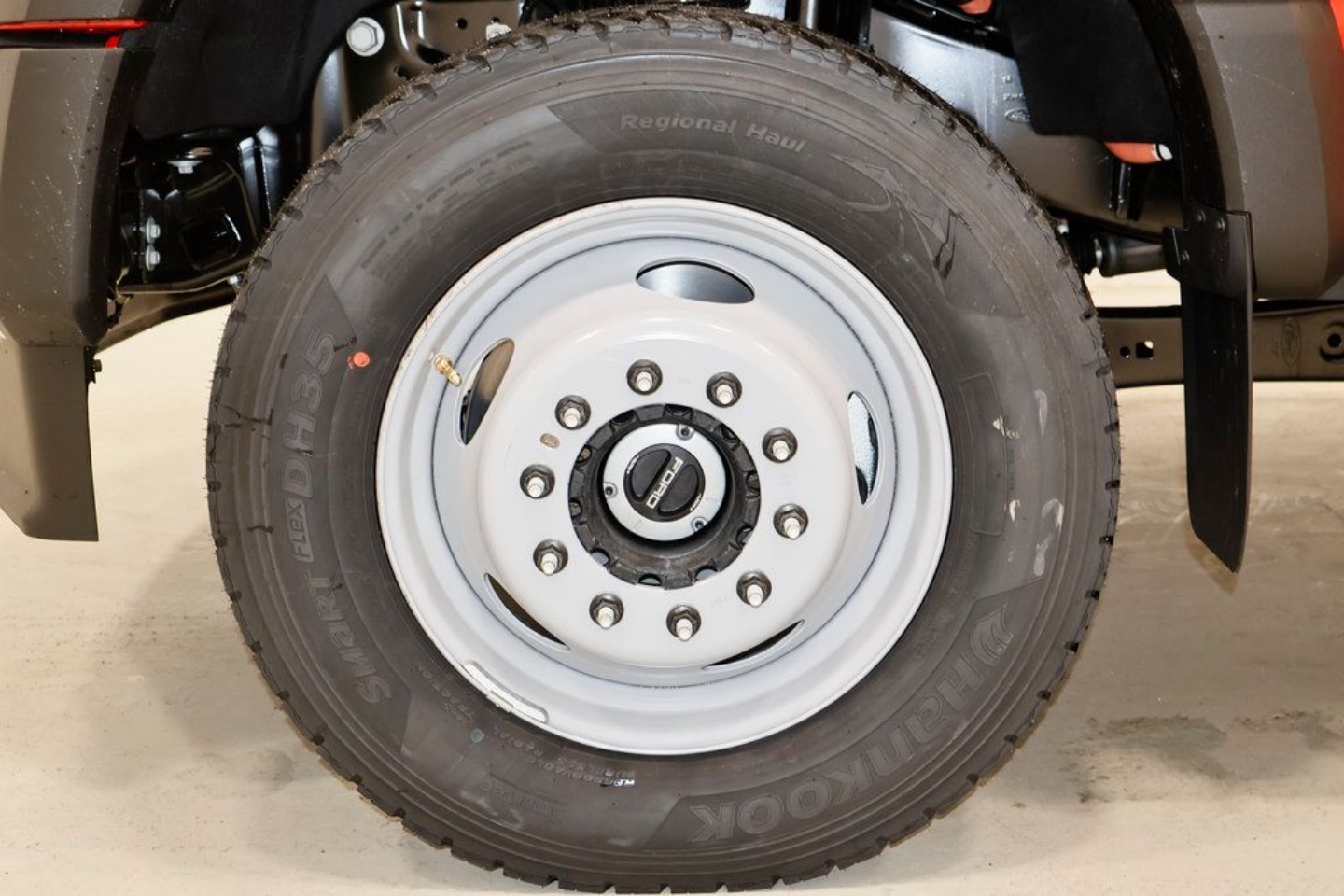 2025 Ford F-600 Super Duty Chassis Cab XL - Photo 24
